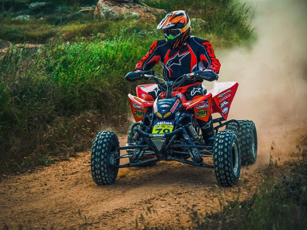 découvrez des sensations uniques avec notre aventure en quad électrique. explorez des paysages à couper le souffle tout en profitant d'une conduite silencieuse et écologique. parfait pour les amateurs de plein air en quête d'adrénaline et de nature.